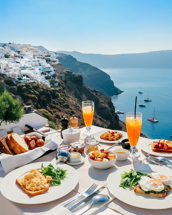 Food & holidays: How Santorini can be the perfect destination that combines both