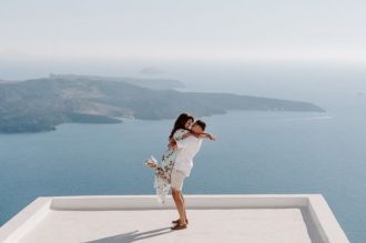 Honeymoon in Santorini: Live the ultimate honeymoon of your dreams in Santorini